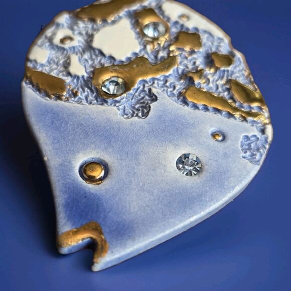 Vtg Hand Crafted Clay Polymer Fish Pin Brooch Blue Metallic Gold Tropics Coastal - Picture 6 of 6